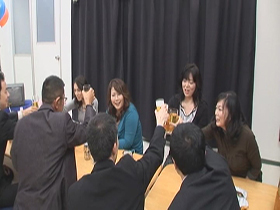 復刻版2枚組 素人巨乳美熟女ナンパ × 第二回 催眠熟女合コン~正気を失った美熟女達の、大乱交パーティ~ サンプル動画サムネイル